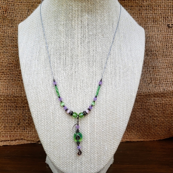 Artisan Wire Strand Glass Pendant Beaded Necklace Green and Purple - Picture 2 of 5